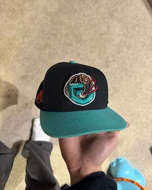 Vancouver Grizzlies Mitchell & Ness Hardwood Classics Core Side Snapback Hat